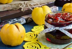 Описание ягодного джема, а также его калорийность; применение продукта в кулинарии; как приготовить в домашних условиях из разных ягод Джем приготовление